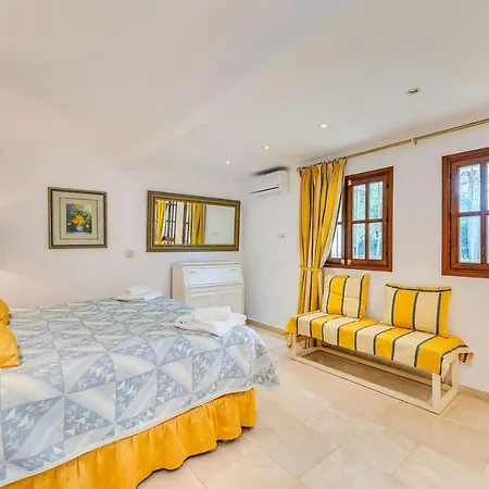 Homestay 5bd Luxury Marbella